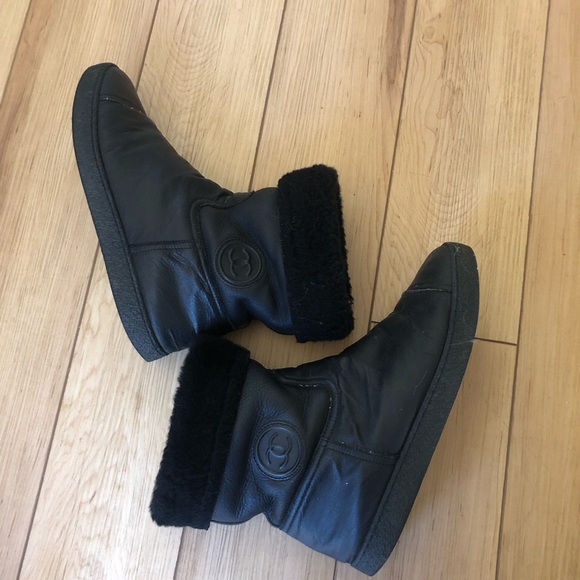 Chanel shearling boots 39.5 US 8.5 - Picture 9 of 10